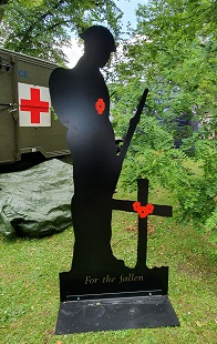 Picture of a life size Soldier Statue with Poppy