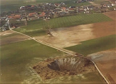 Photo of Lochnagar Crater taken from the air in 1980 © greatwar.co.uk